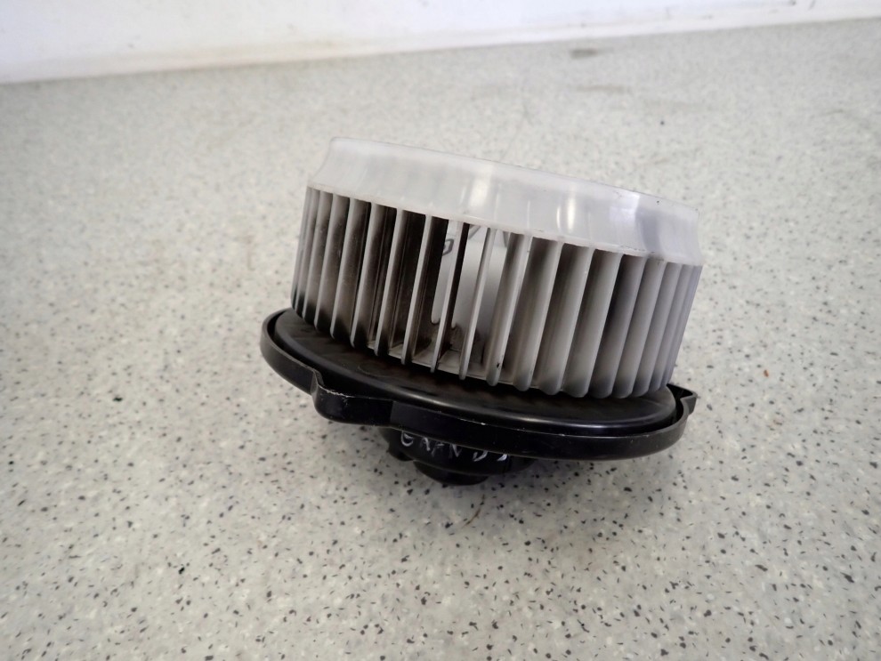 MITSUBISHI GRANDIS 04- DMUCHAWA WENTYLATOR NAGRZEWNICY 3/5