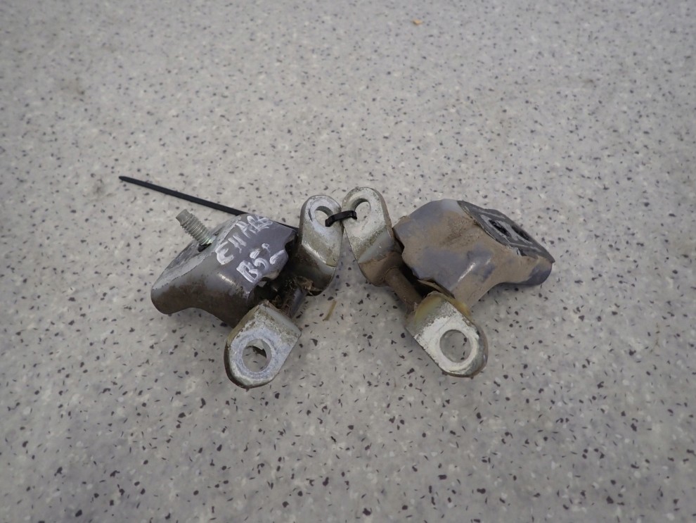 NISSAN NOTE E11 06-12 ZAWIASY DRZWI TYLNE PRAWE 4/5