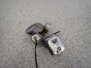 NISSAN NOTE E11 06-12 ZAWIASY DRZWI TYLNE PRAWE 2/5 MINIATURA