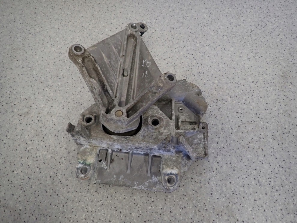 NISSAN MICRA K12 1.2i MANUAL 02- ŁAPA SKRZYNI BIEGÓW PODUSZKA 1/4