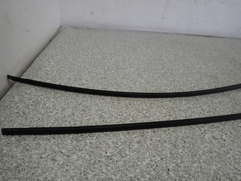 COROLLA VERSO 04-08 LISTWA DACHOWA LEWA LUB PRAWA 3/7