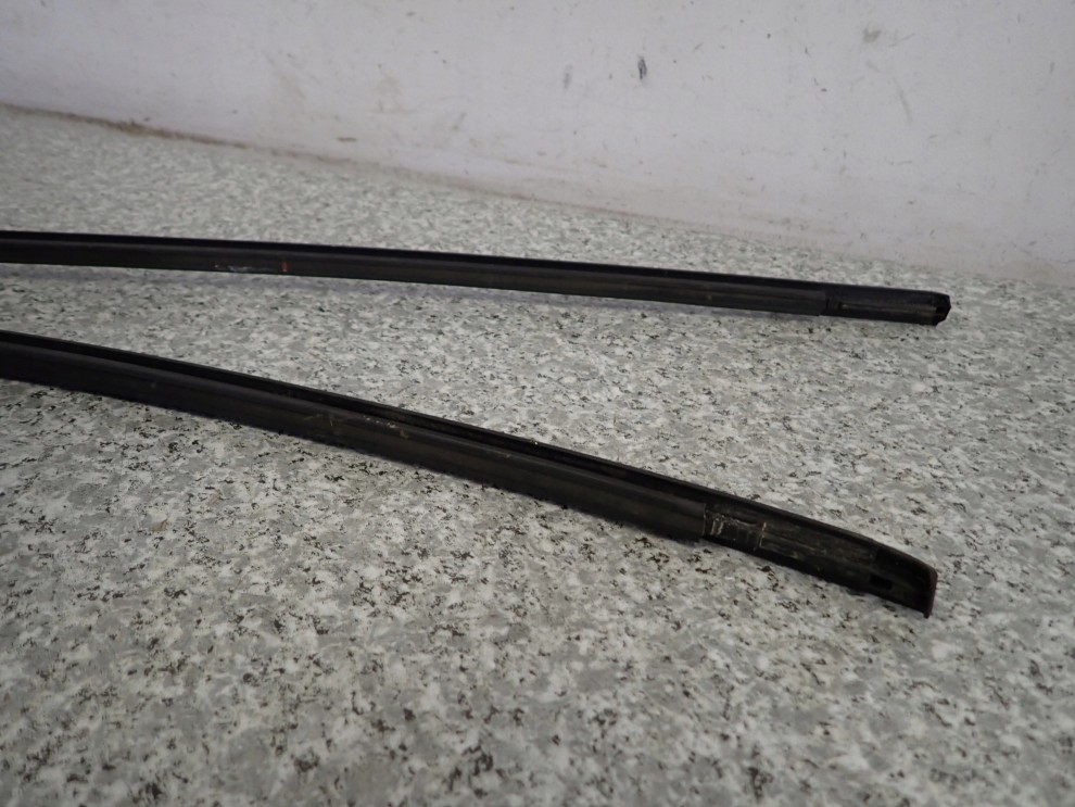 COROLLA VERSO 04-08 LISTWA DACHOWA LEWA LUB PRAWA 6/7