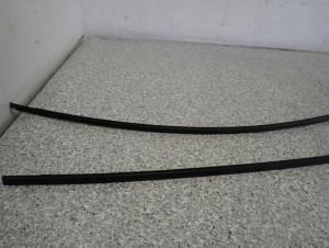 COROLLA VERSO 04-08 LISTWA DACHOWA LEWA LUB PRAWA 3/7 MINIATURA