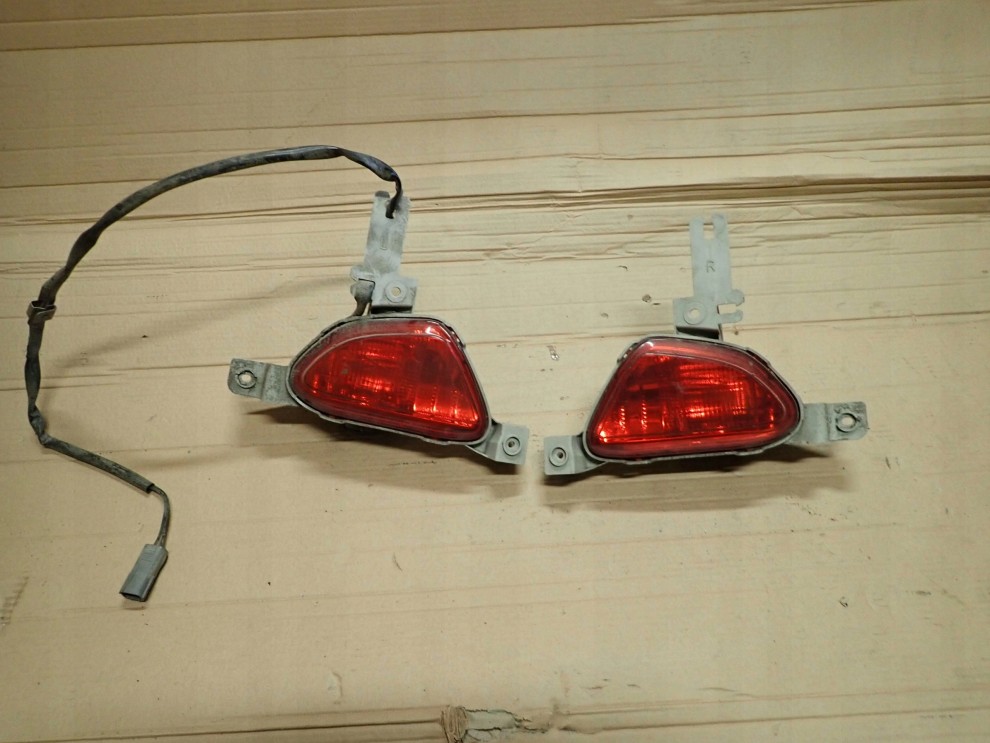 MAZDA2 MAZDA 2 II DE 08 - LAMPA PRZECIWMGIELNA TYŁ 1/2