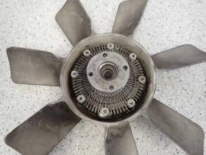 ISUZU MIDI 2.2 DIESEL 84-96 WISKOZA WENTYLATOR CHŁODNICY 4/4 MINIATURA