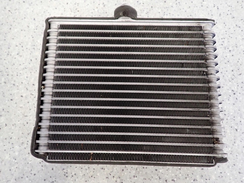 SUZUKI IGNIS 00-03 PAROWNIK KLIMATYZACJI 2/6