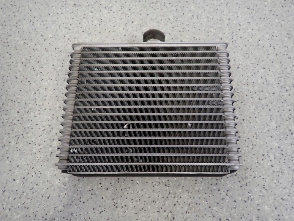 SUZUKI IGNIS 00-03 PAROWNIK KLIMATYZACJI 5/6