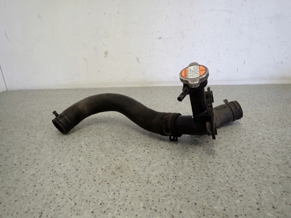 KIA VENGA 09- 1.4 CRDI WLEW PŁYNU CHŁODNICY 1/6