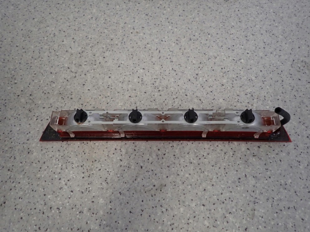 SUZUKI GRAND VITARA II 06- TRZECI 3 STOP LAMPA 6/6