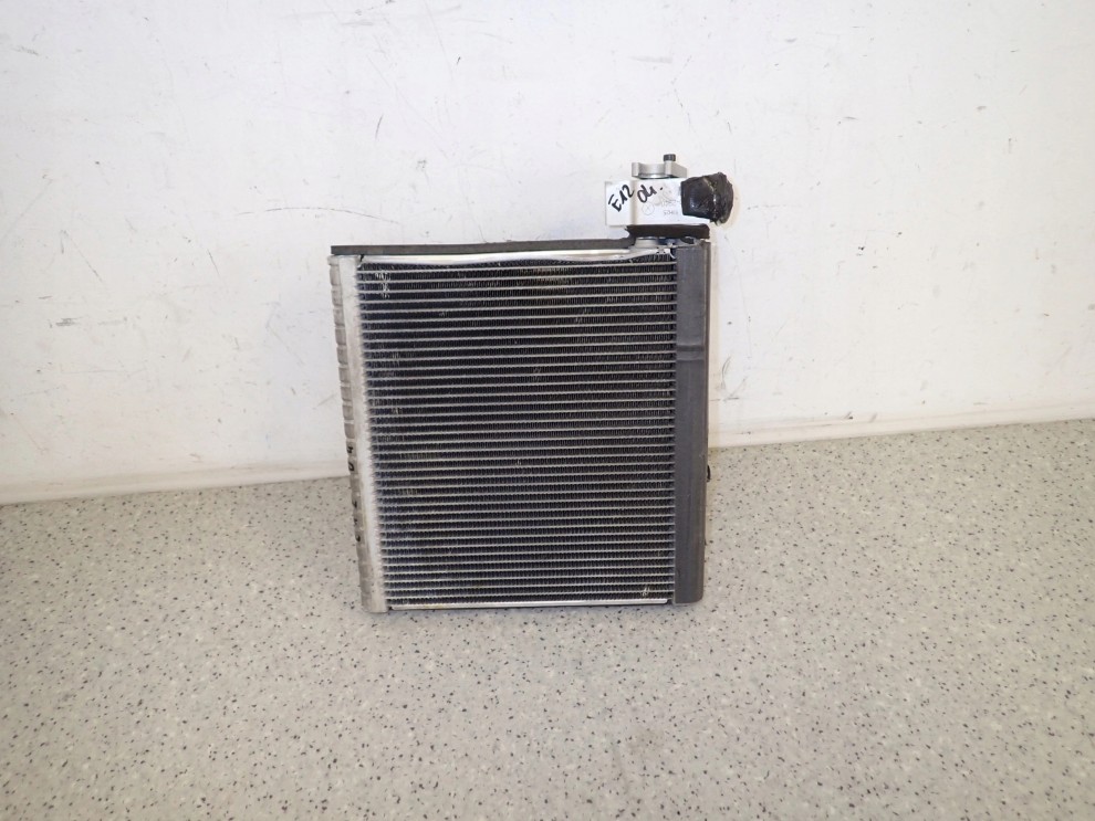 TOYOTA COROLLA E12 02-07 PAROWNIK KLIMATYZACJI 3/5