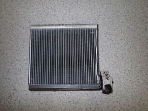 TOYOTA COROLLA E12 02-07 PAROWNIK KLIMATYZACJI