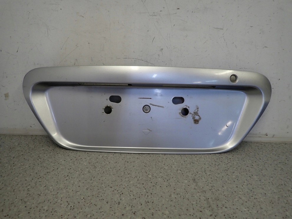 MITSUBISHI LANCER VII 03-07 LISTWA KLAPY BAGAŻNIKA BLENDA 1/6