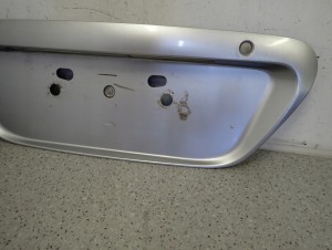 MITSUBISHI LANCER VII 03-07 LISTWA KLAPY BAGAŻNIKA BLENDA 3/6 MINIATURA