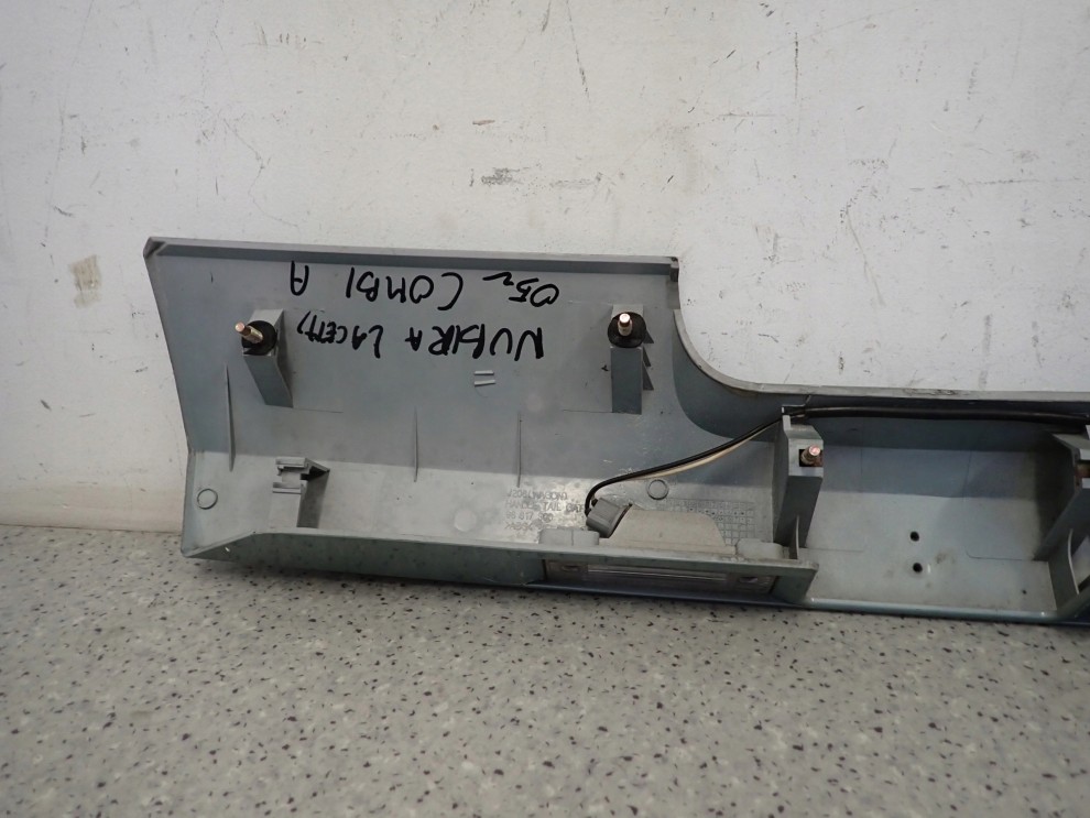 LACETTI NUBIRA KOMBI 03- LISTWA KLAPY BAGAŻNIKA 6/8