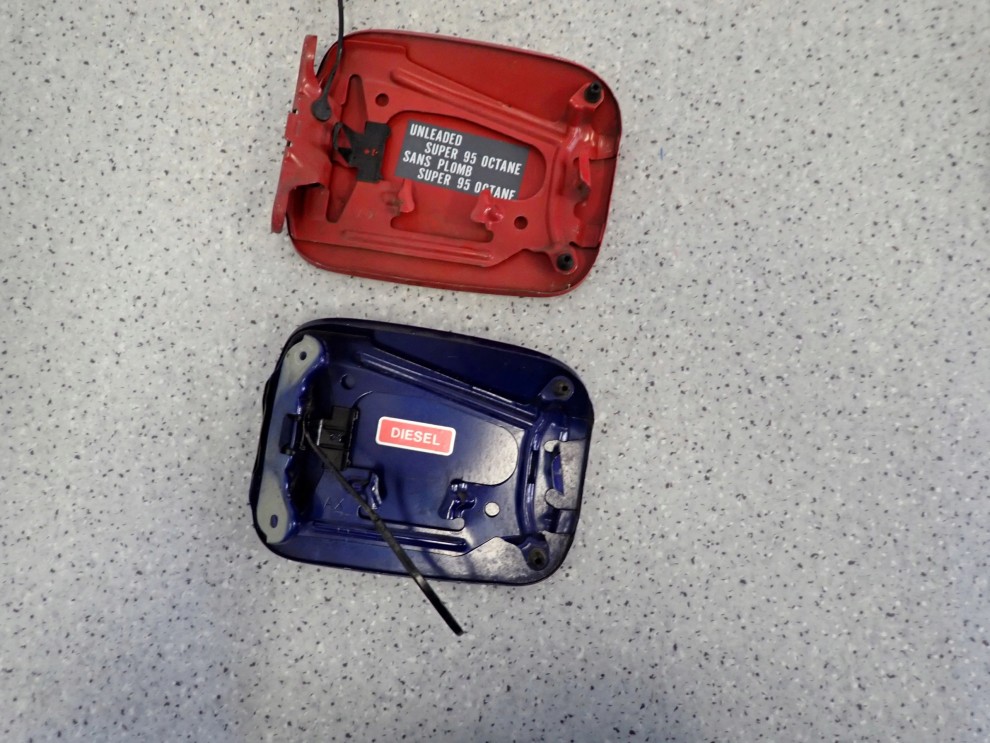 NISSAN MICRA K12 02-10 KLAPKA WLEWU PALIWA 3/4