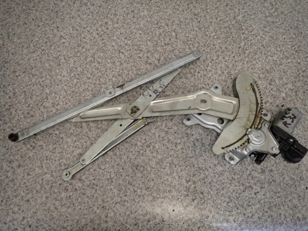 SUZUKI SWIFT 05-09 PODNOŚNIK SZYBY PRAWY 4/4