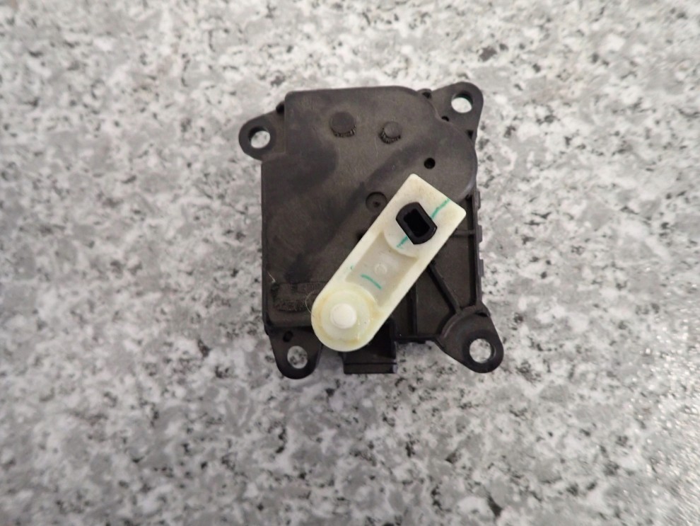 NISSAN PULSAR 14-18 SILNICZEK NAGRZEWNICY NAWIEWU 3 RODZAJE 4/7