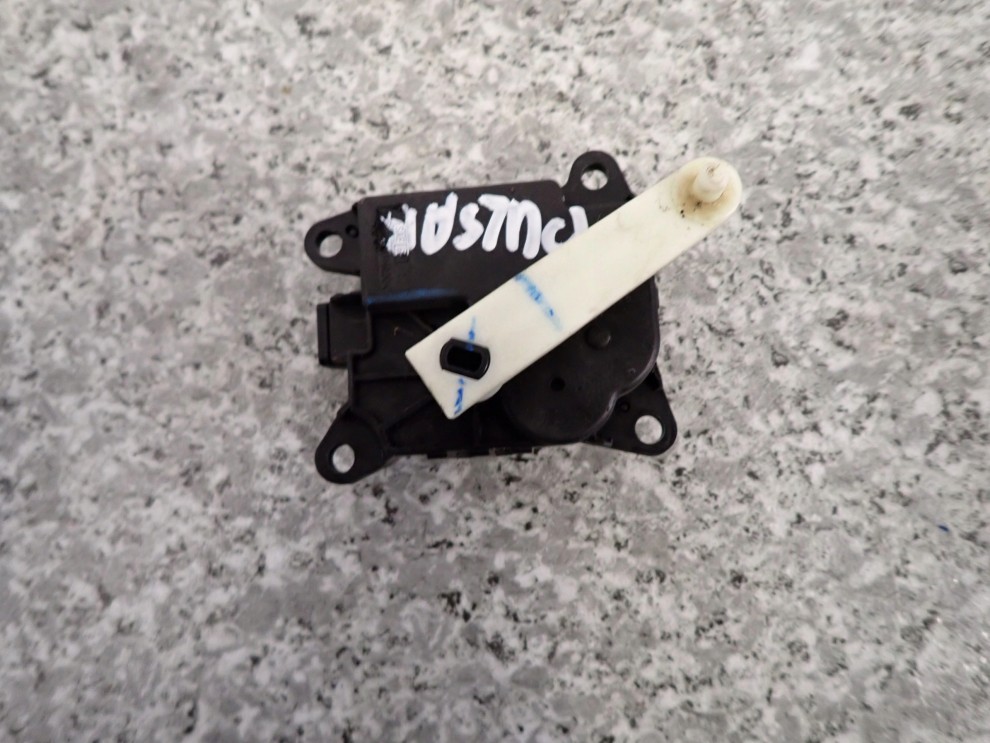 NISSAN PULSAR 14-18 SILNICZEK NAGRZEWNICY NAWIEWU 3 RODZAJE 6/7