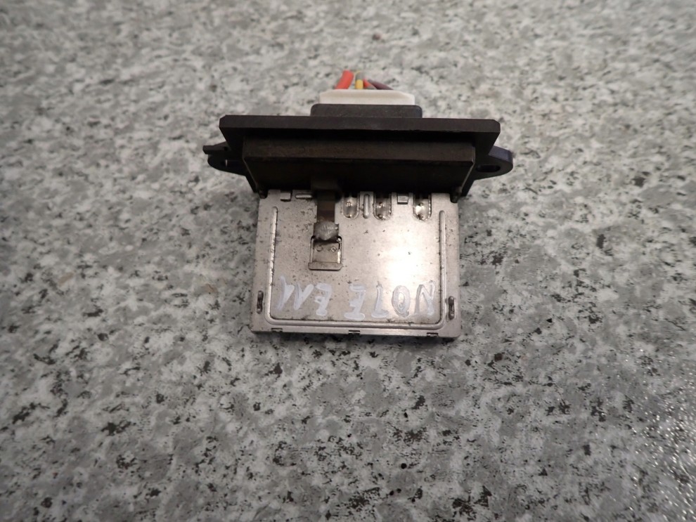 NISSAN NOTE E11 06-12 REZYSTOR DMUCHAWY 2/4