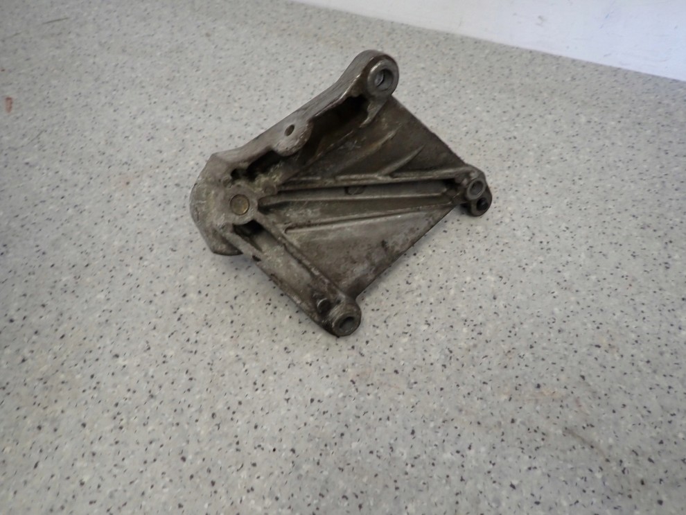 NISSAN MICRA K12 1.2i MANUAL 02- ŁAPA GÓRNA SKRZYNI BIEGÓW 5/8