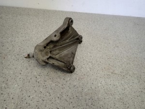 NISSAN MICRA K12 1.2i MANUAL 02- ŁAPA GÓRNA SKRZYNI BIEGÓW 7/8 MINIATURA