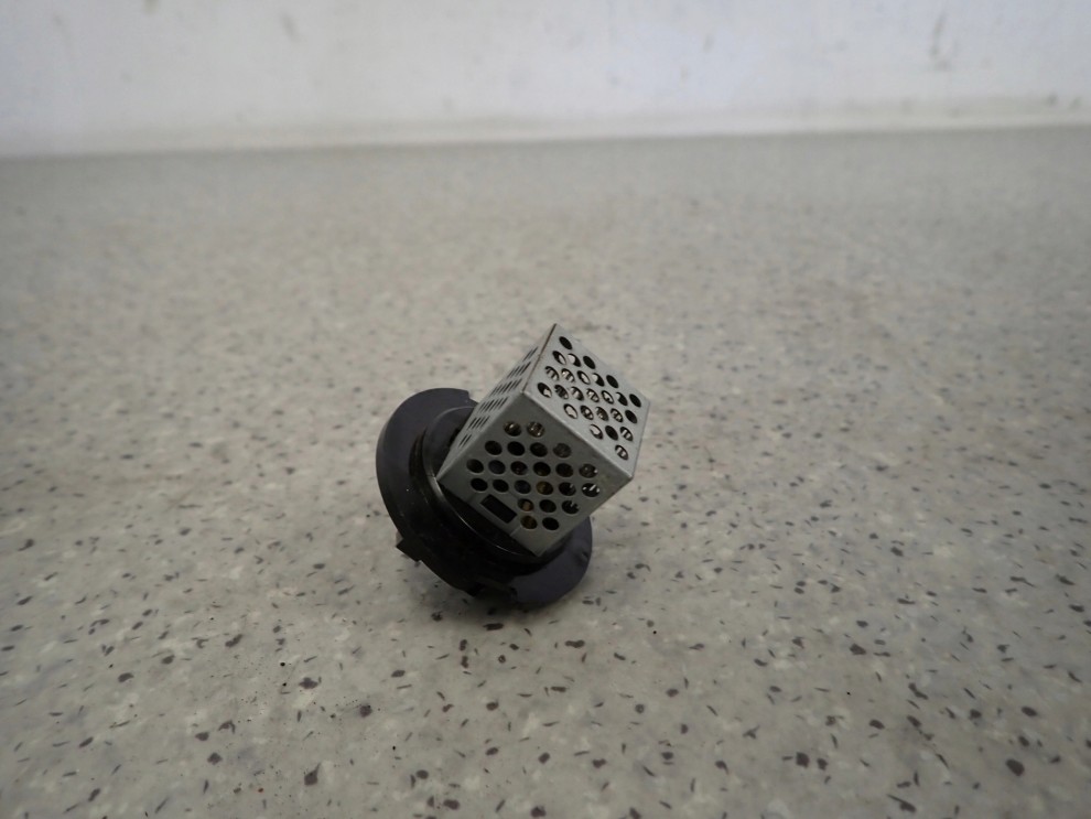 DAIHATSU TERIOS 00-05 REZYSTOR NAGRZEWNICY 2/5