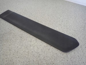 SUZUKI SX4 06-13 LISTWA DRZWI TYLNA LEWA 2/5 MINIATURA