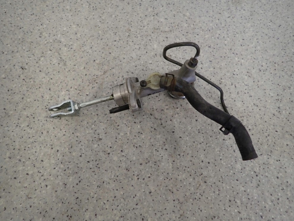 KIA RIO II 1.5 CRDI 05-10 POMPKA SPRZĘGŁA 4/5