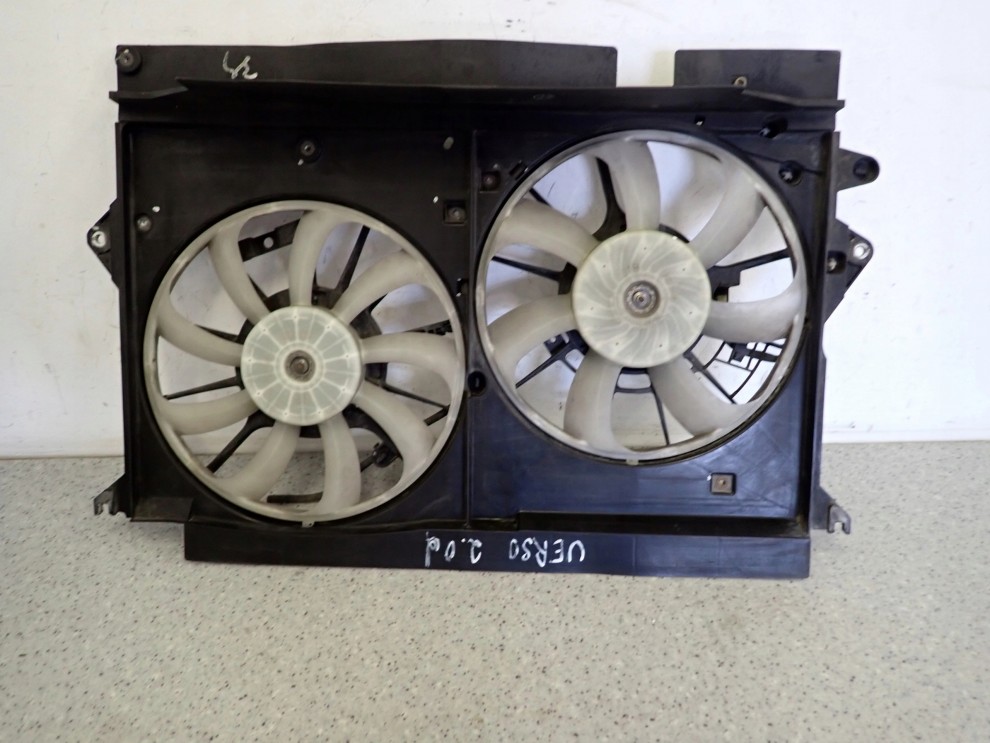 TOYOTA VERSO 09-13 2.0 D4D WENTYLATOR WODY KLIMY 3/4