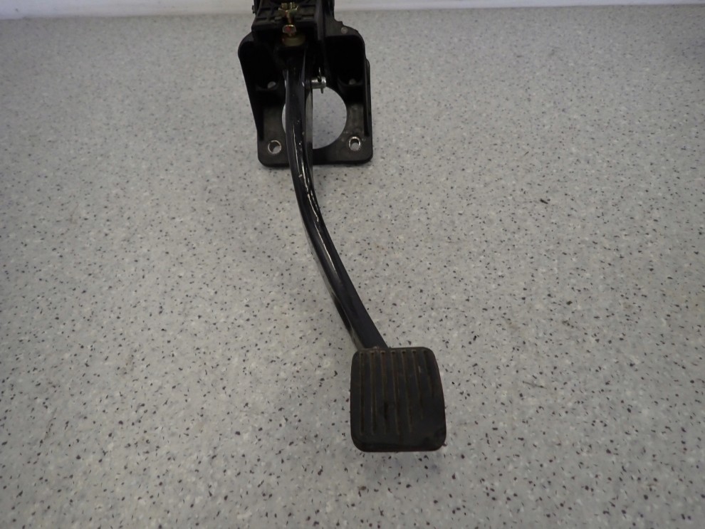 KIA CARENS III 06-11 PEDAŁ HAMULCA 3/6