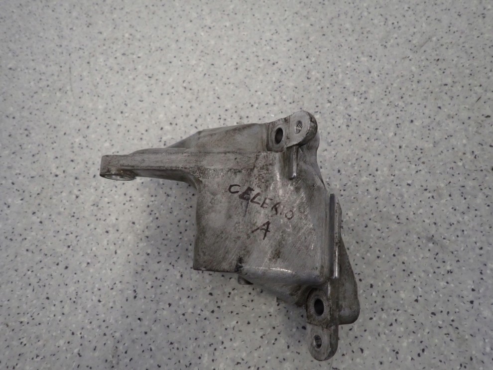 SUZUKI CELERIO 14-19 ŁAPA SKRZYNI BIEGÓW 1/4