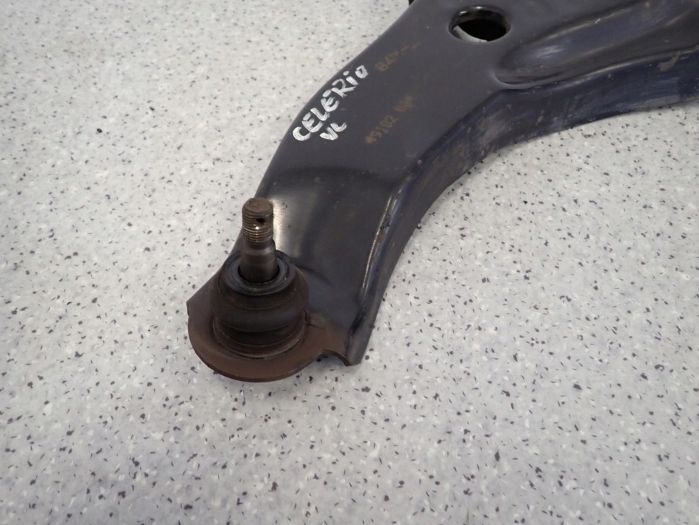 SUZUKI CELERIO 14-19 WAHACZ PRZEDNI LEWY 3/5