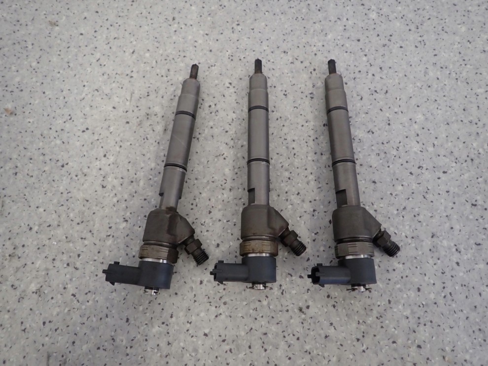 HYUNDAI i40 1.7 CRDI 11- WTRYSKIWACZ PALIWA 33800-2A800 4/5