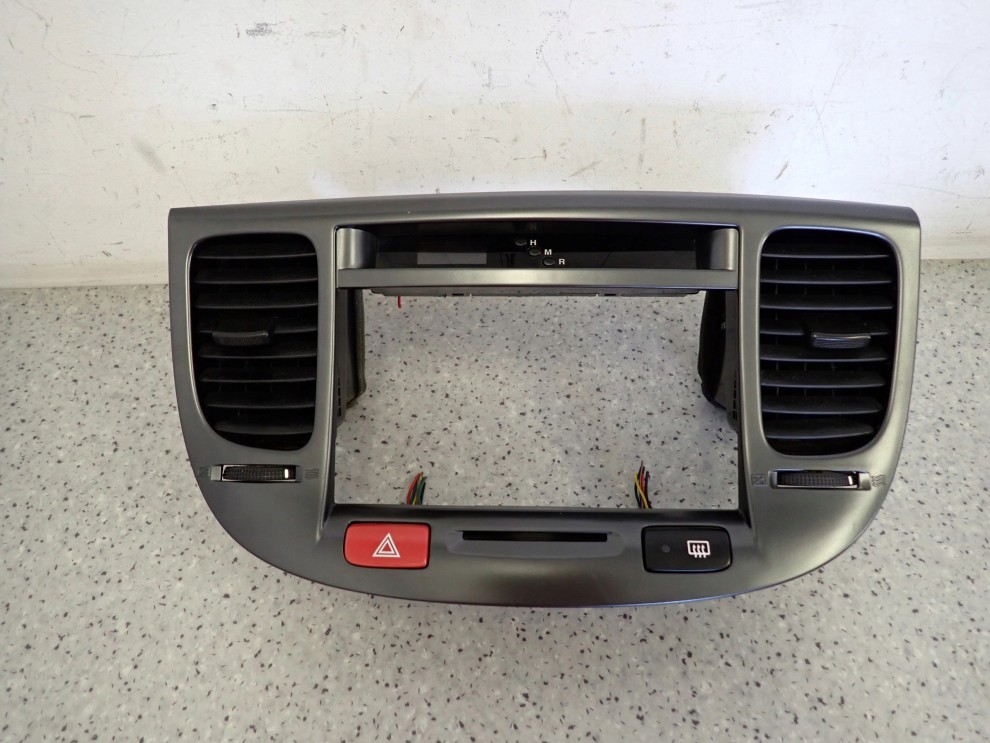 KIA RIO II 05-10 KRATKA RADIA NAWIEWU 1/8