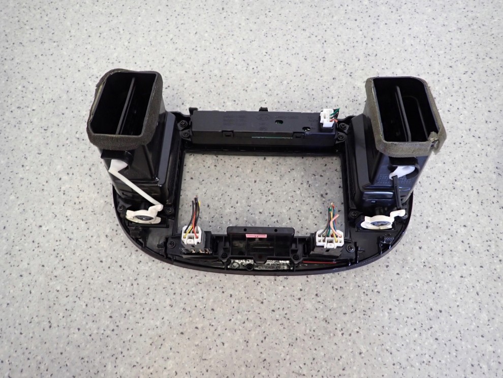 KIA RIO II 05-10 KRATKA RADIA NAWIEWU 6/8