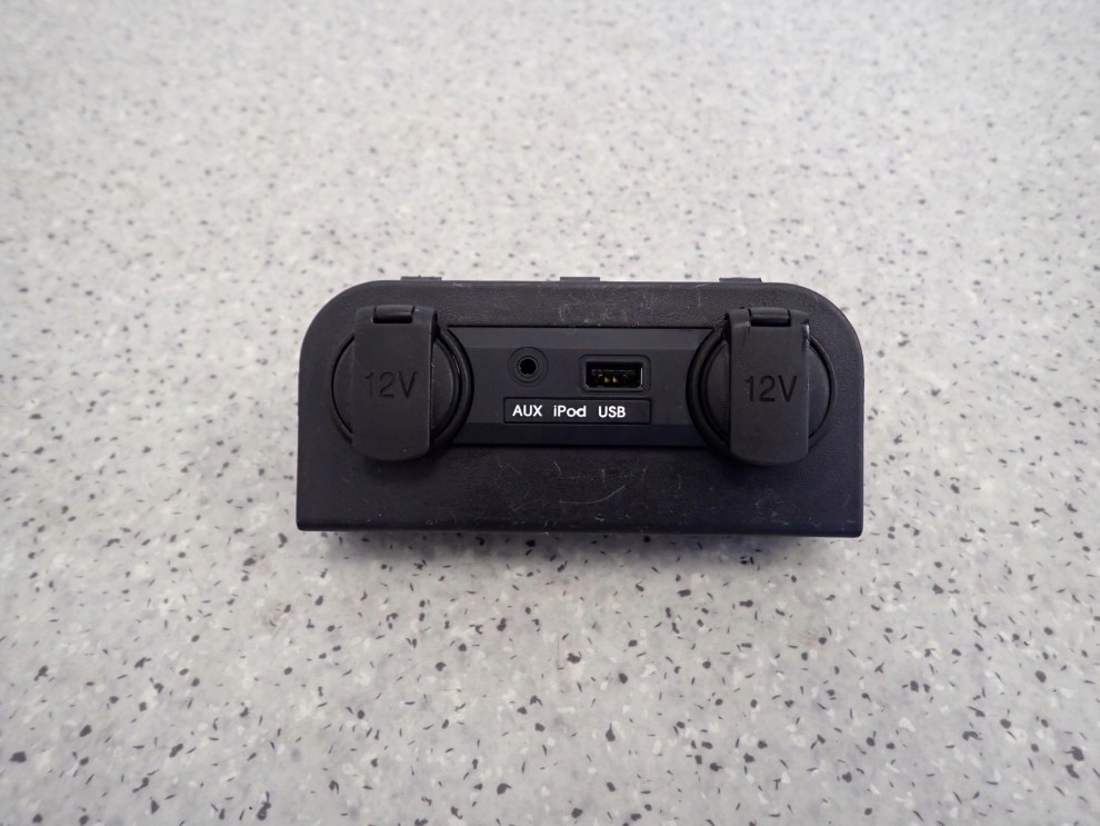 KIA RIO III HB 11-14 GNIAZDO USB AUX ZAPALNICZKI 1/6