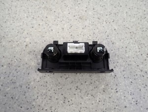 KIA RIO III HB 11-14 GNIAZDO USB AUX ZAPALNICZKI 4/6 MINIATURA