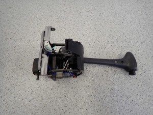 NISSAN MICRA K11 BENZYNA 98-02 DŹWIGNIA ZMIANY BIEGÓW AUTOMAT 4/6 MINIATURA