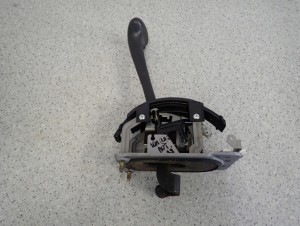 NISSAN MICRA K11 BENZYNA 98-02 DŹWIGNIA ZMIANY BIEGÓW AUTOMAT 5/6 MINIATURA