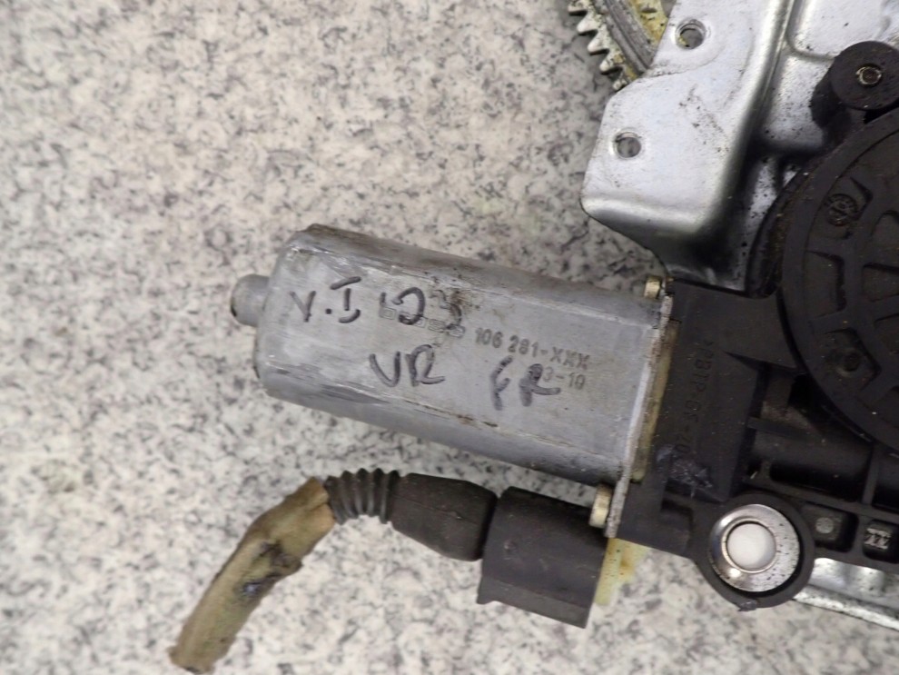 TOYOTA YARIS 3d FR 99- PODNOŚNIK SZYBY PRAWY 3/7