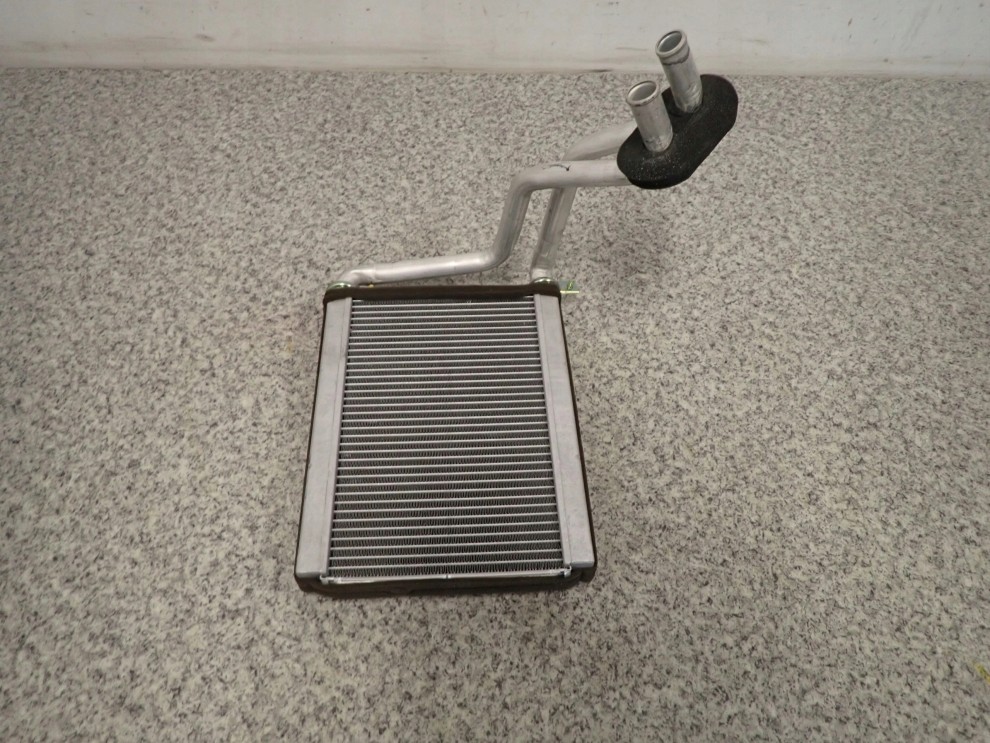 TOYOTA YARIS I 99-05 NAGRZEWNICA 2/4