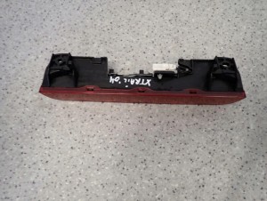 NISSAN XTRAIL T30 01-07 LAMPKA TRZECI STOP TYŁ 4/7 MINIATURA
