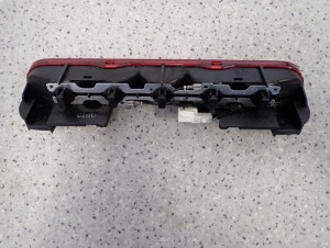 NISSAN XTRAIL T30 01-07 LAMPKA TRZECI STOP TYŁ 6/7 MINIATURA