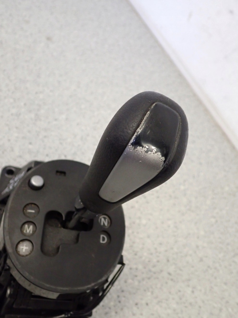 SUZUKI SWIFT MK6 1.3i AUTOMAT 05- LEWAREK GAŁKA ZMIANY BIEGÓW 8/9