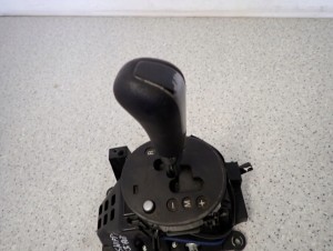 SUZUKI SWIFT MK6 1.3i AUTOMAT 05- LEWAREK GAŁKA ZMIANY BIEGÓW 6/9 MINIATURA