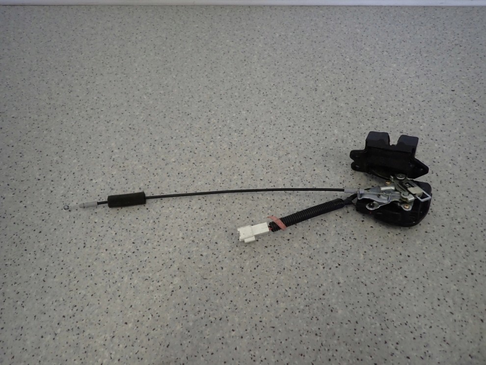 COROLLA E12 KOMBI 02-07 ZAMEK KLAPY BAGAŻNIKA 5/6