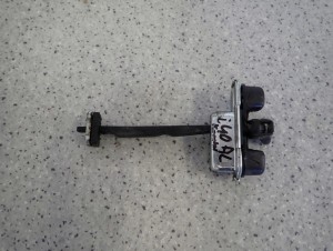 HYUNDAI i40 KOMBI 11-15 OGRANICZNIK DRZWI TYLNY LEWY