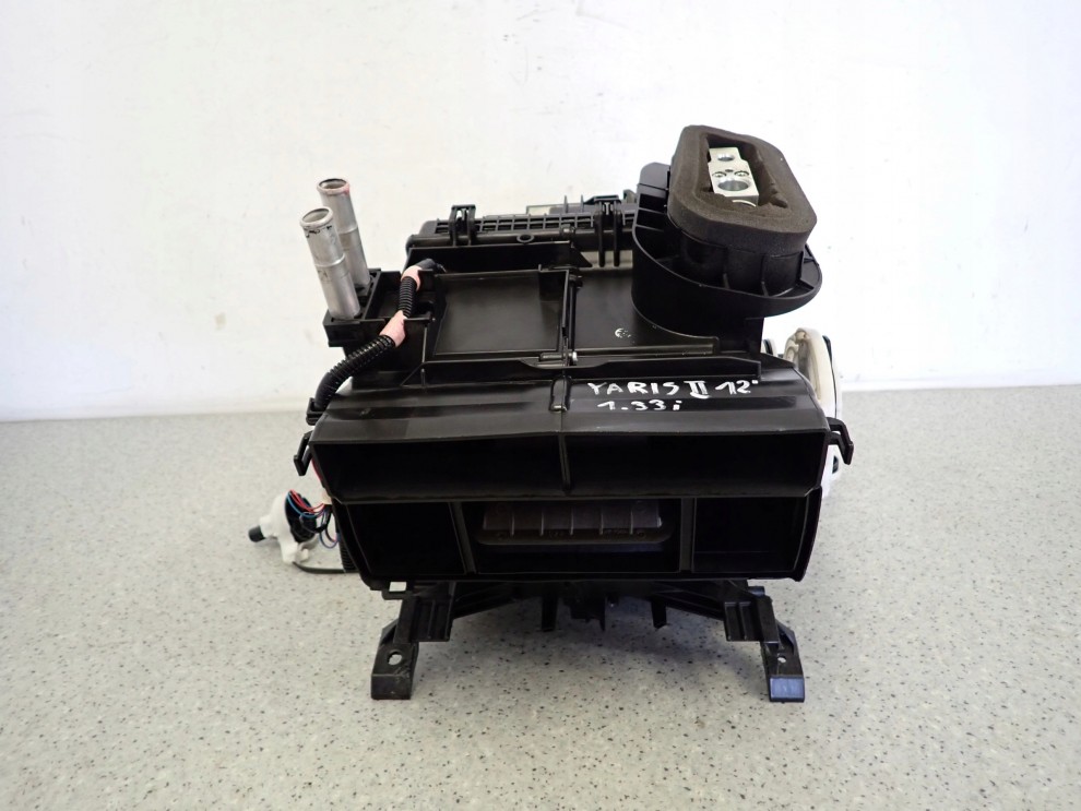 TOYOTA YARIS II 06-11 OBUDOWA NAGRZEWNICY NAGRZEWNICA 2/9