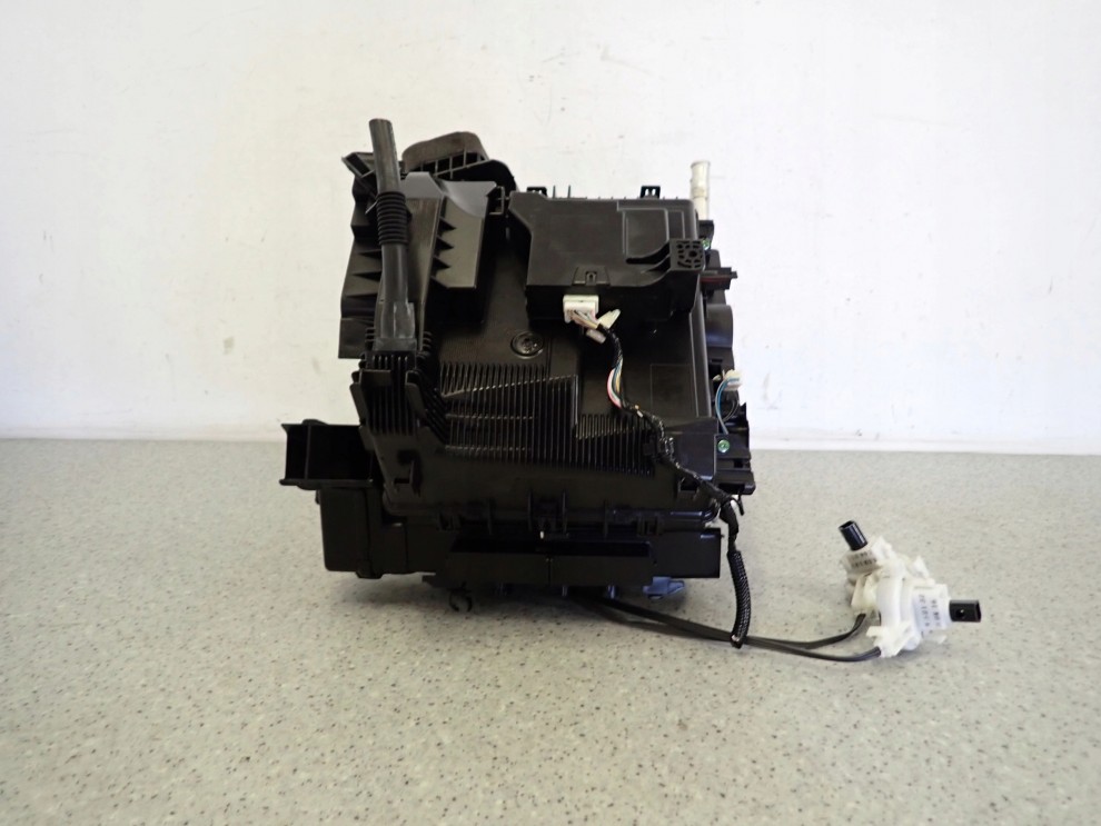 TOYOTA YARIS II 06-11 OBUDOWA NAGRZEWNICY NAGRZEWNICA 5/9