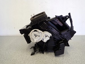 TOYOTA YARIS II 06-11 OBUDOWA NAGRZEWNICY NAGRZEWNICA 3/9 MINIATURA